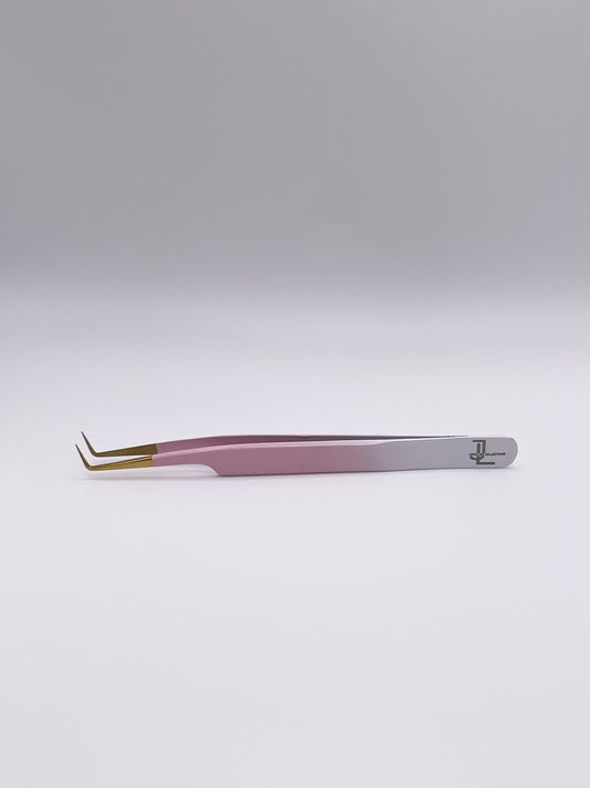 The Chanel tweezer ( 90° tweezer )