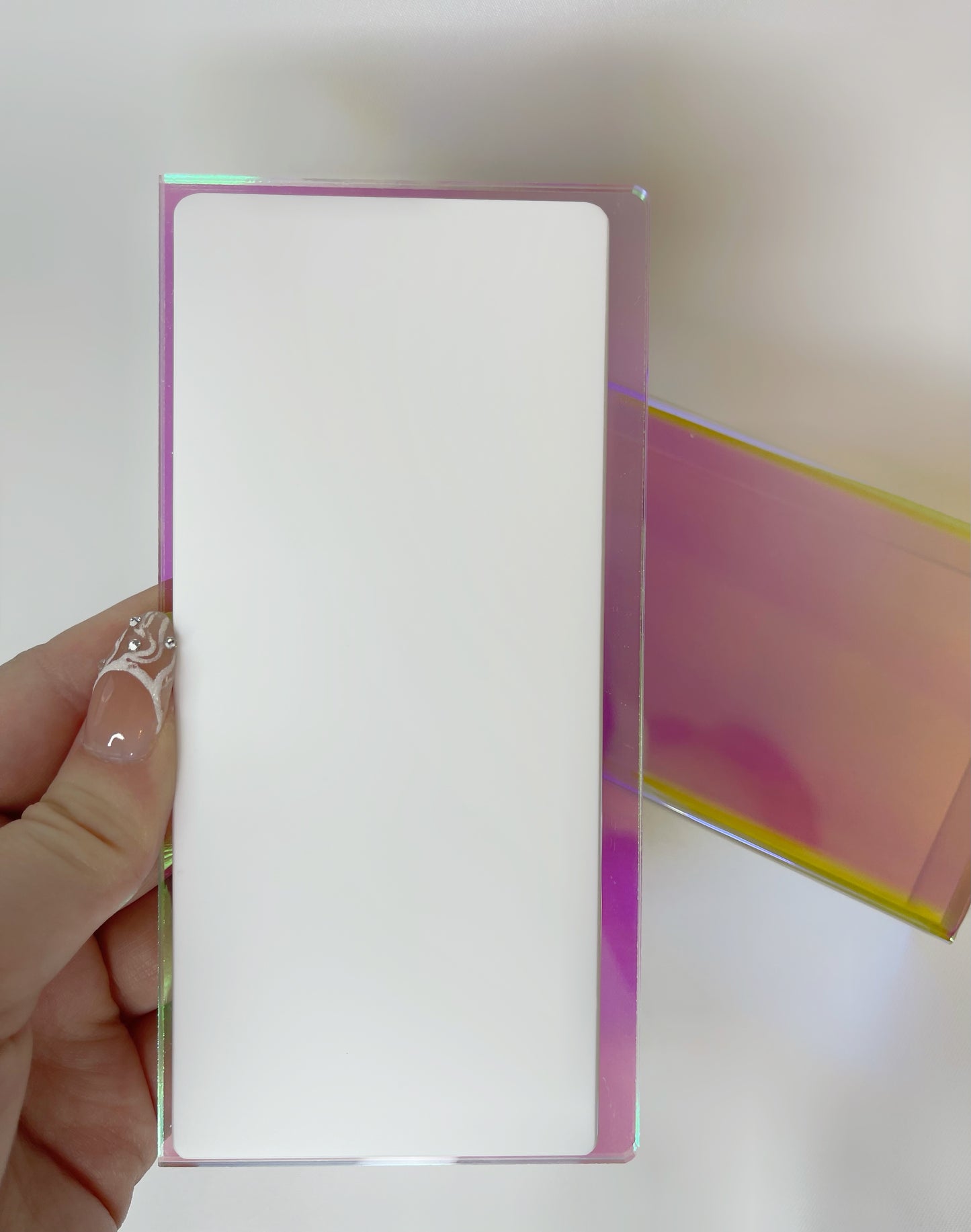 Iridescent Lash Tile with Cover